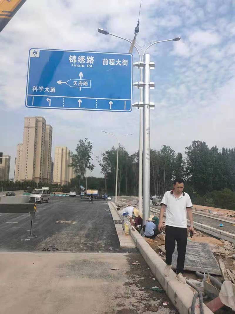 交通标志杆 、标志牌