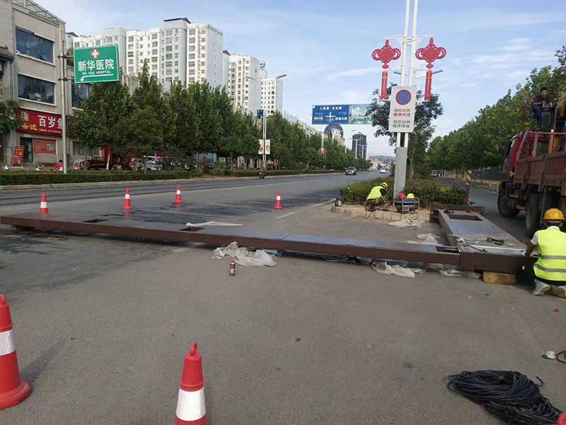 交通标志杆 、标志牌