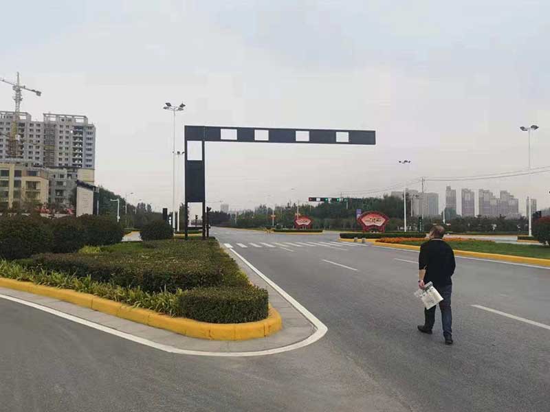 交通标志杆 、标志牌