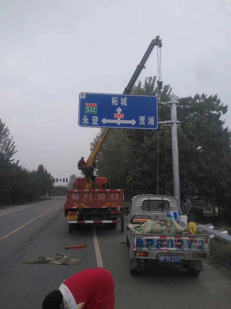 交通标志杆 、标志牌